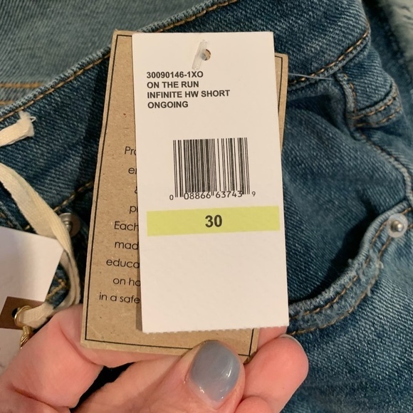 Jessica Simpson Infinite High Waist Shorts size 30 NWT - Picture 5 of 7